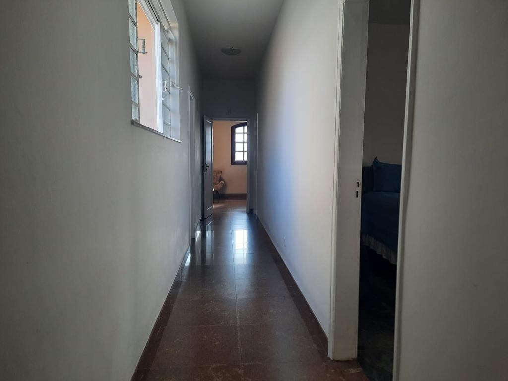 Casa à venda com 3 quartos, 450m² - Foto 9