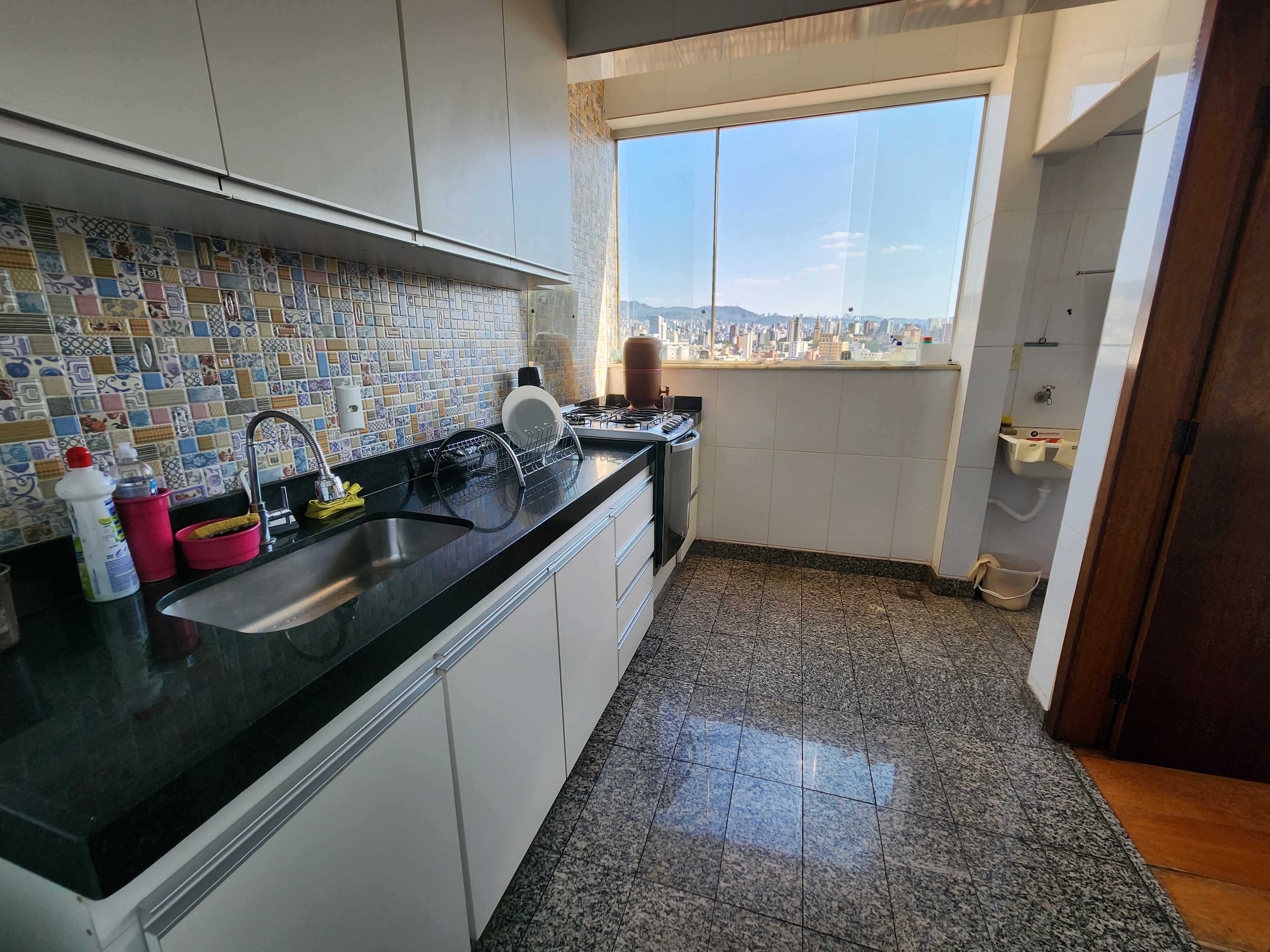 Apartamento à venda com 2 quartos, 60m² - Foto 2