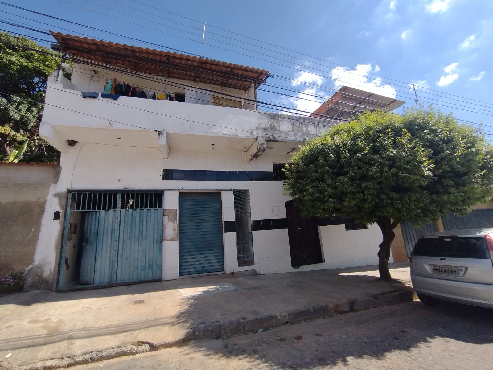 Casa à venda com 3 quartos, 360m² - Foto 1