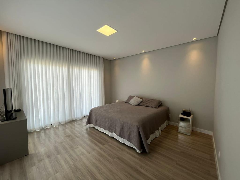 Casa à venda com 4 quartos, 296m² - Foto 18