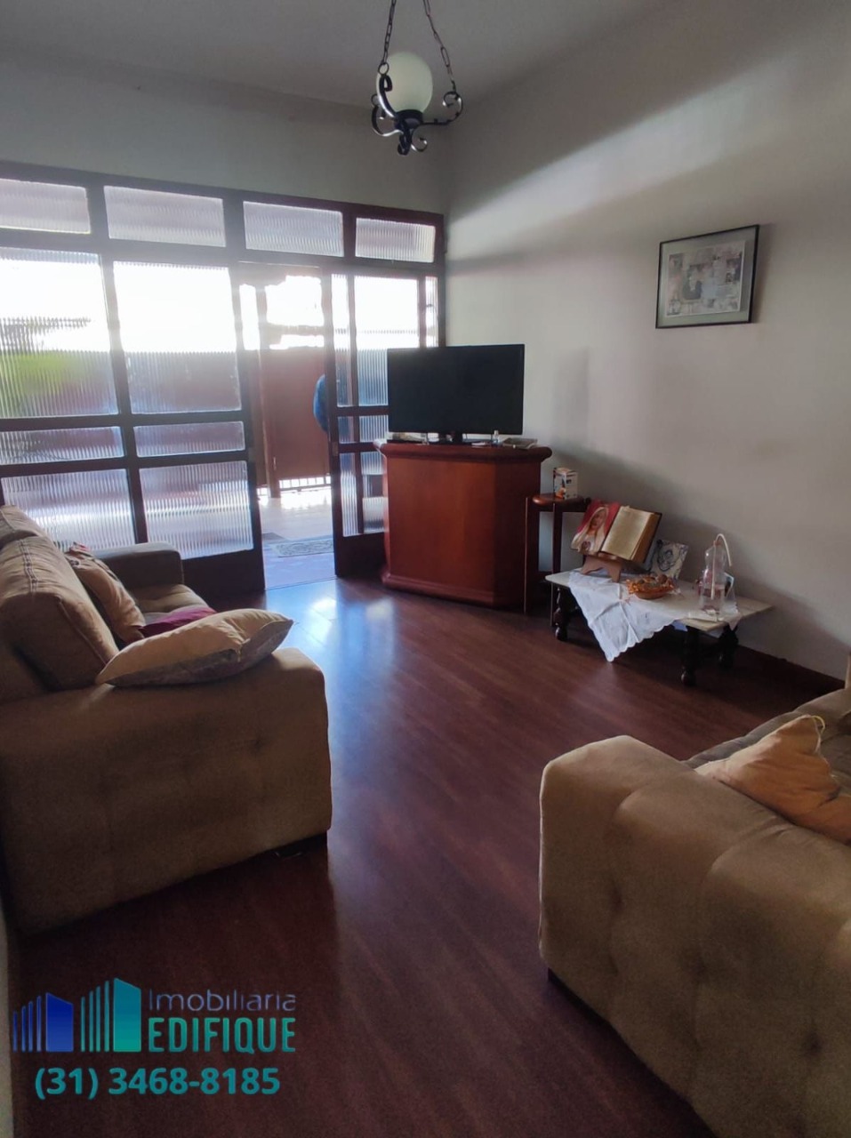 Casa à venda com 3 quartos, 360m² - Foto 1