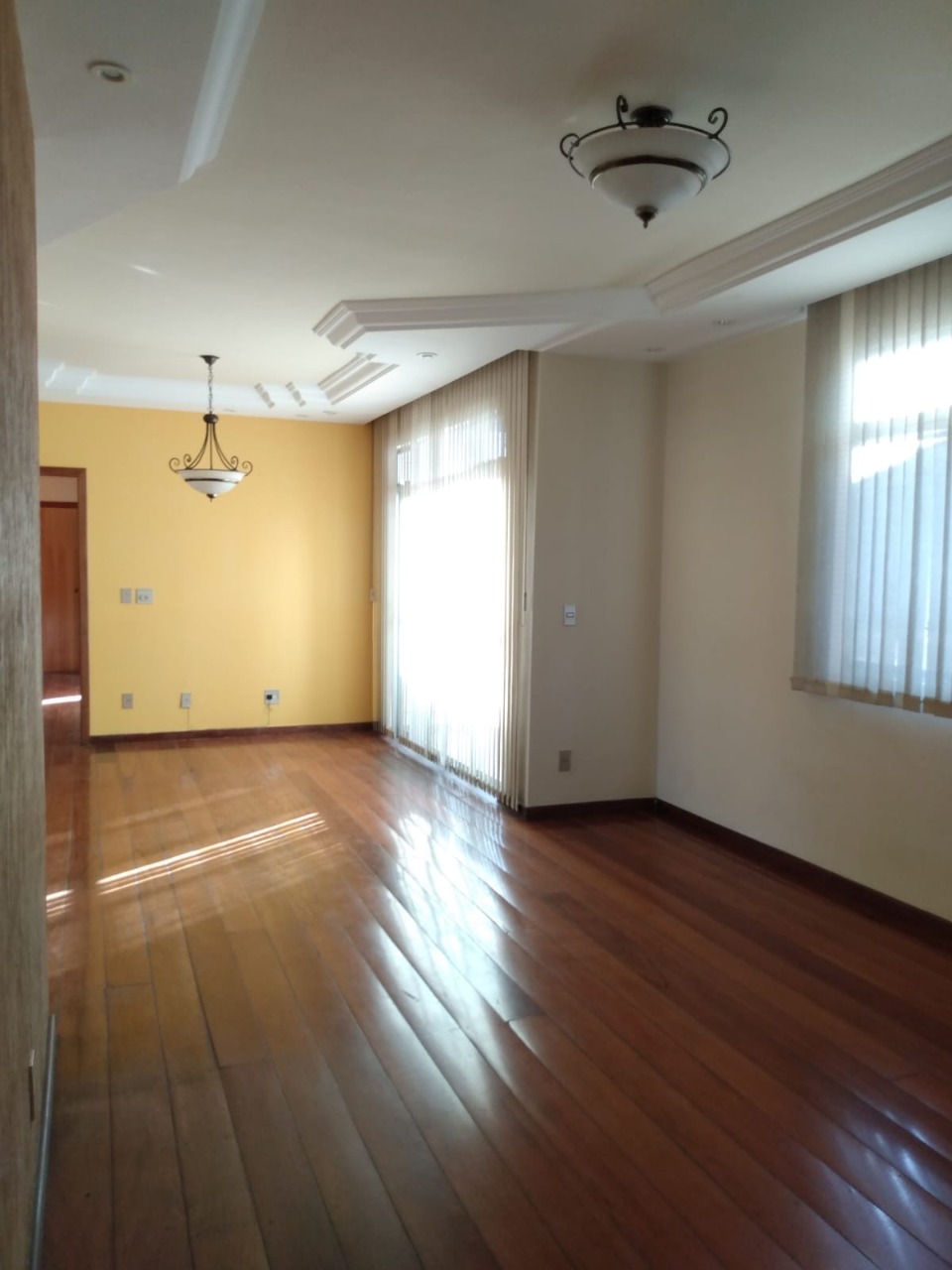 Cobertura à venda com 5 quartos, 240m² - Foto 1