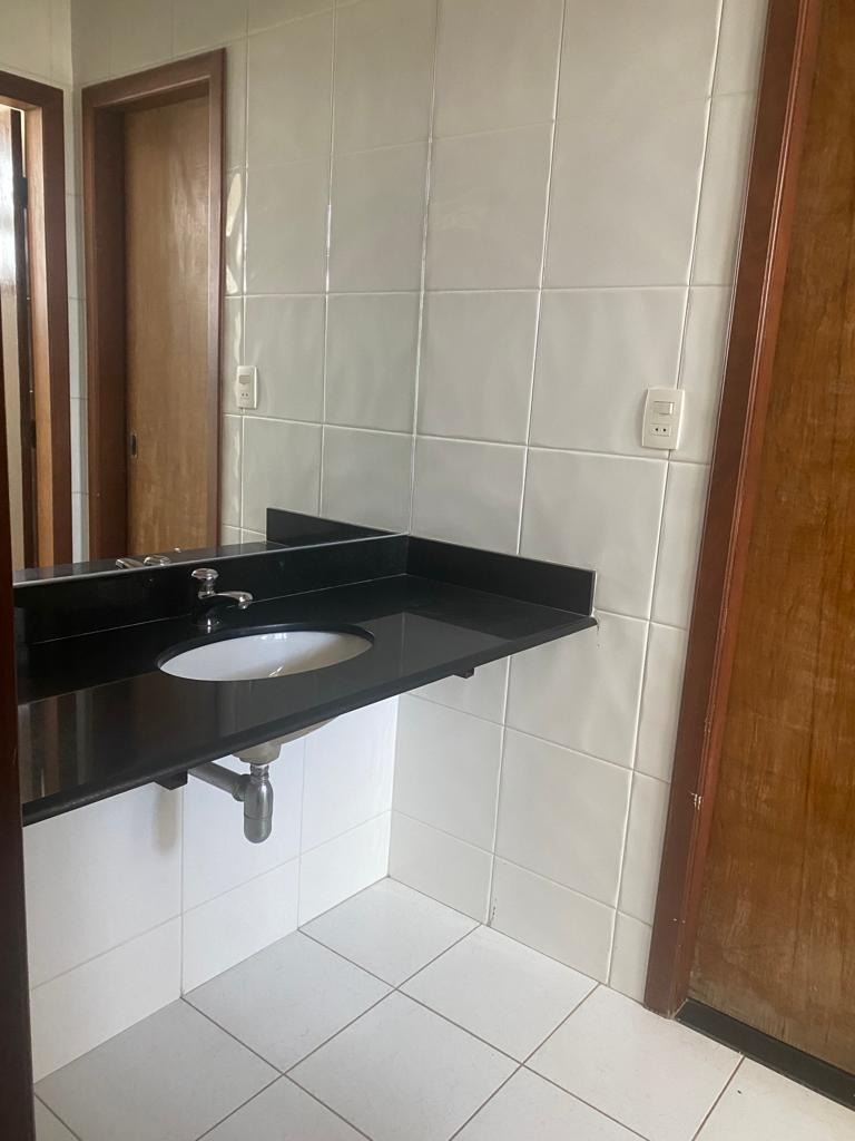 Casa à venda com 4 quartos, 200m² - Foto 12