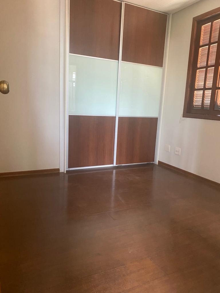 Casa à venda com 4 quartos, 200m² - Foto 16