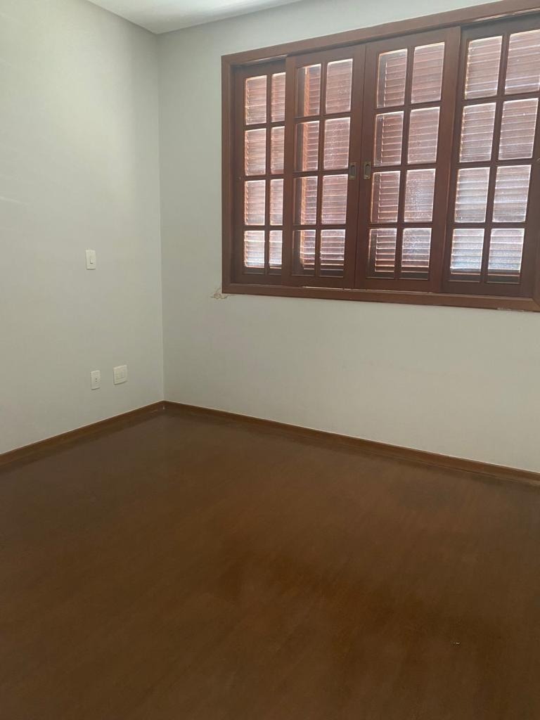 Casa à venda com 4 quartos, 200m² - Foto 18