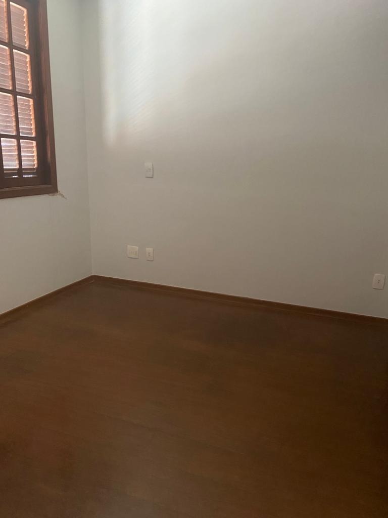 Casa à venda com 4 quartos, 200m² - Foto 19