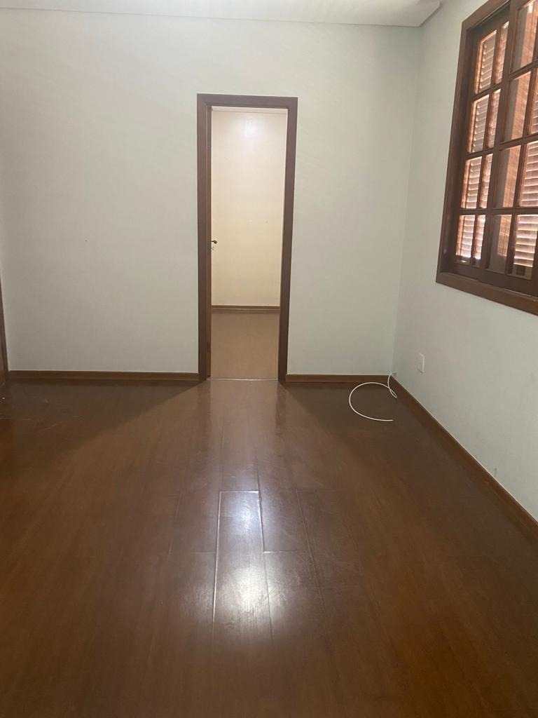 Casa à venda com 4 quartos, 200m² - Foto 22