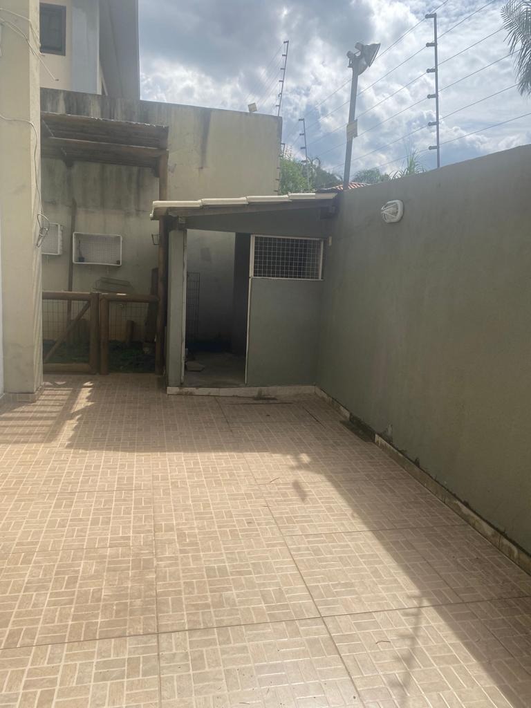 Casa à venda com 4 quartos, 200m² - Foto 25