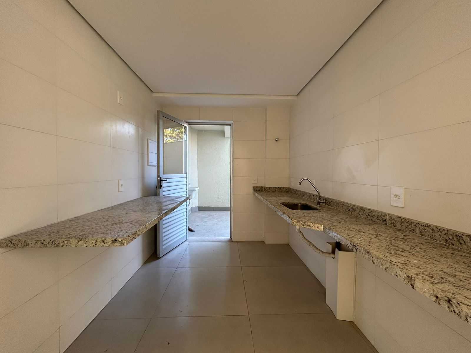 Apartamento à venda com 3 quartos, 82m² - Foto 8