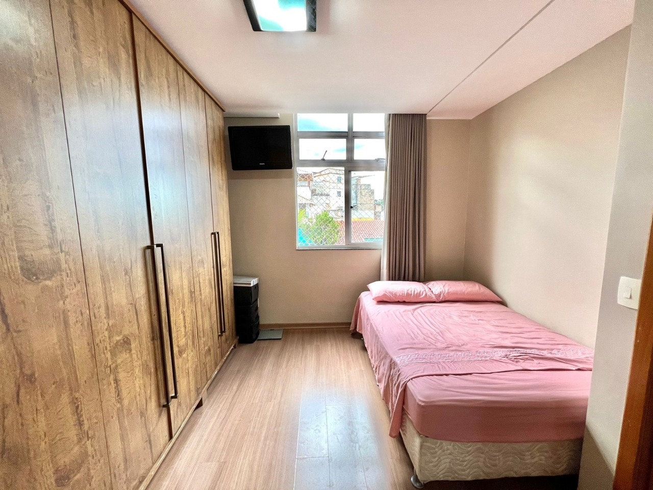 Apartamento à venda com 3 quartos, 86m² - Foto 2