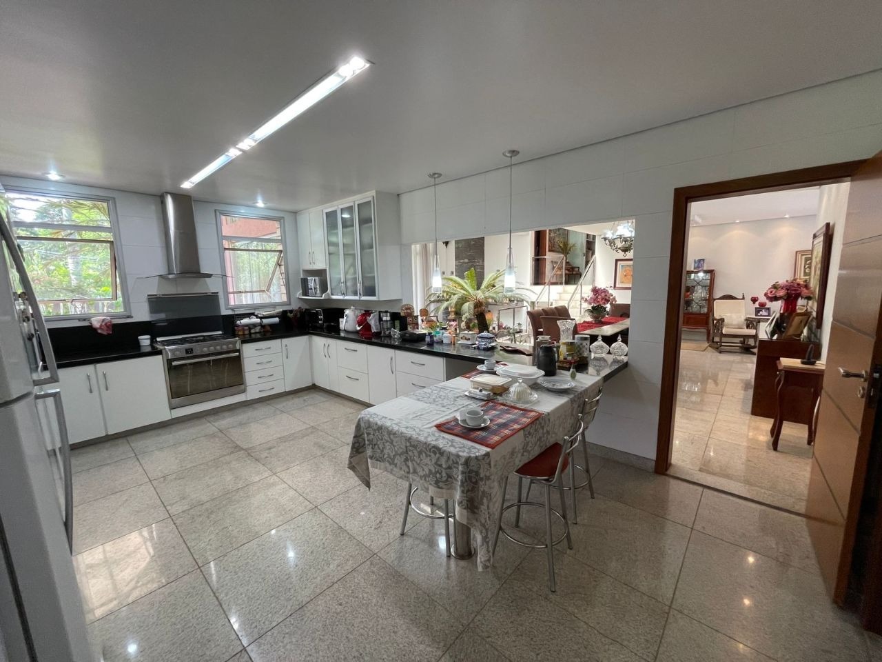 Casa à venda com 5 quartos, 608m² - Foto 10