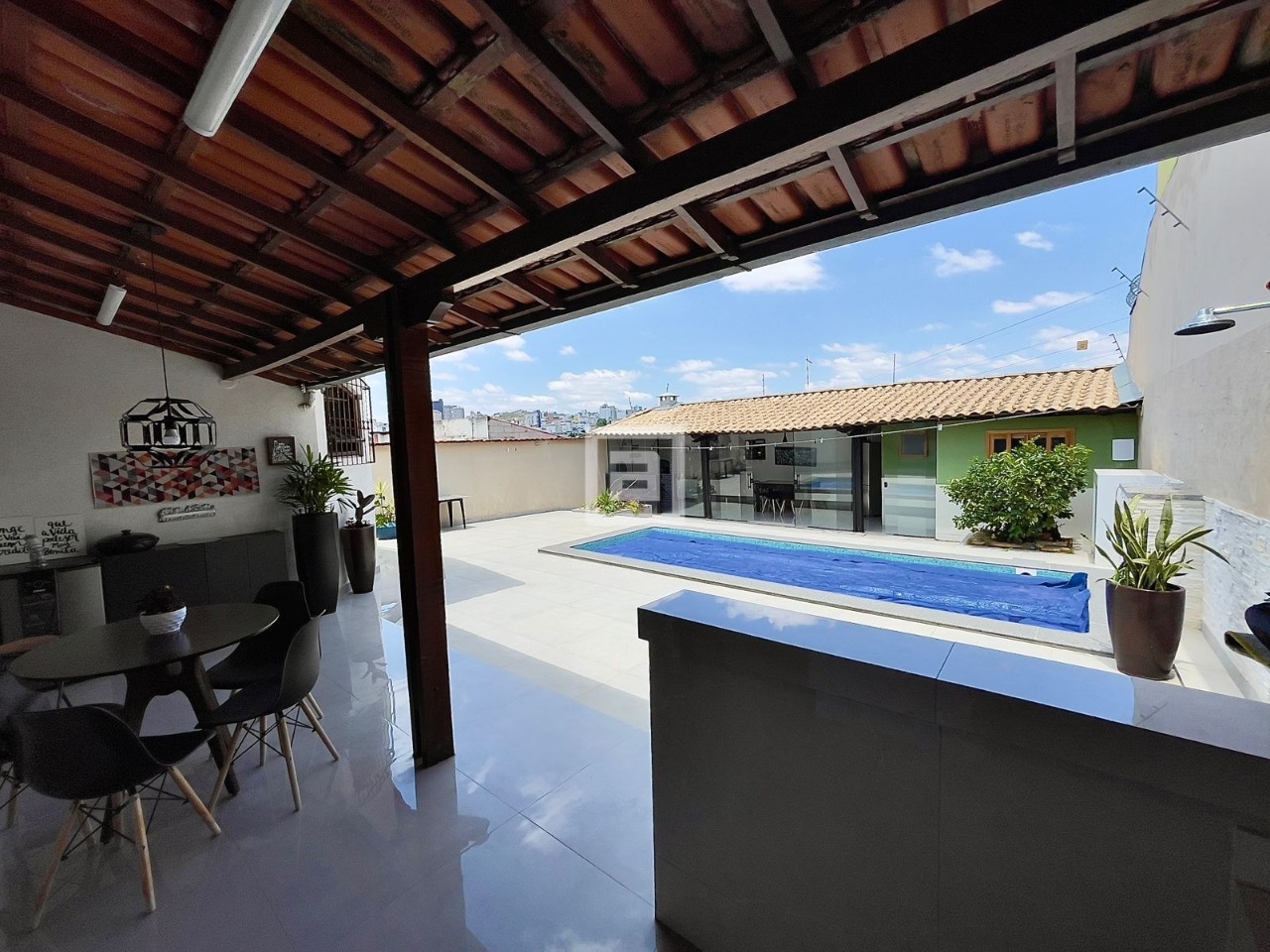 Casa à venda com 3 quartos, 190m² - Foto 4