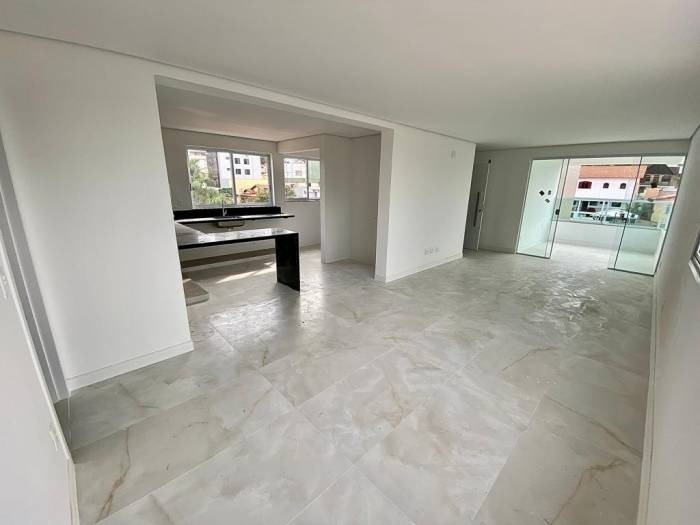 Apartamento à venda com 4 quartos, 135m² - Foto 1