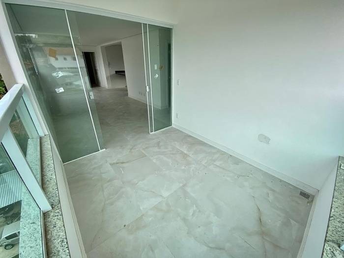 Apartamento à venda com 4 quartos, 135m² - Foto 3