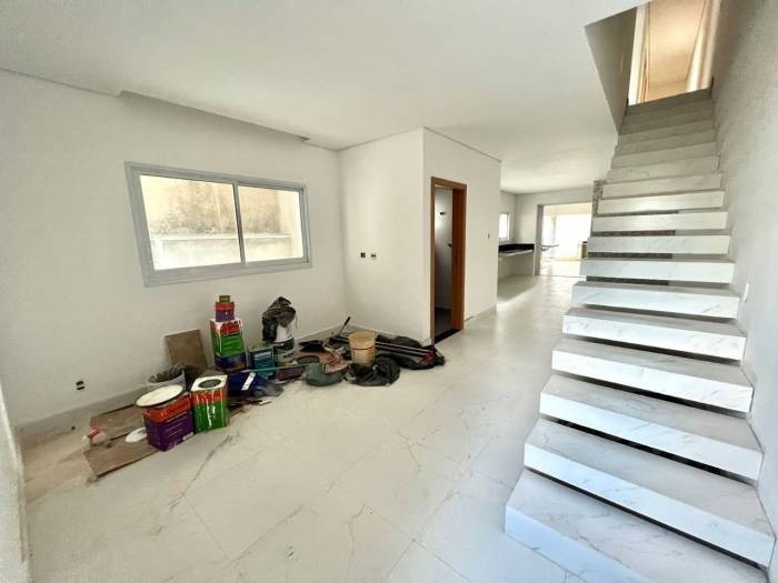 Casa à venda com 4 quartos, 187m² - Foto 4