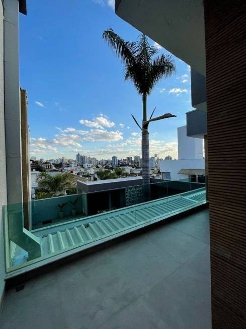 Casa à venda com 4 quartos, 320m² - Foto 9