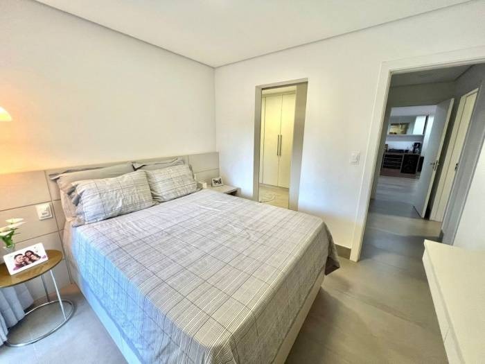 Apartamento à venda com 4 quartos, 198m² - Foto 11