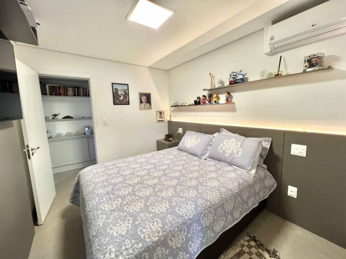 Apartamento à venda com 4 quartos, 198m² - Foto 18