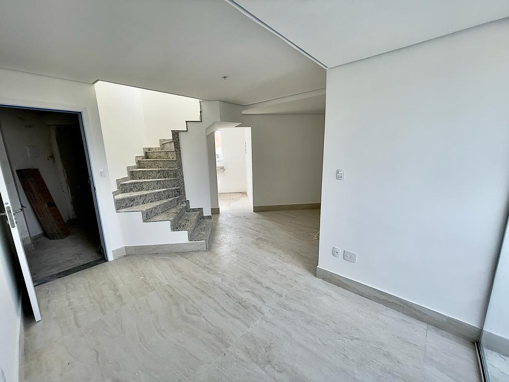 Cobertura à venda com 3 quartos, 142m² - Foto 1