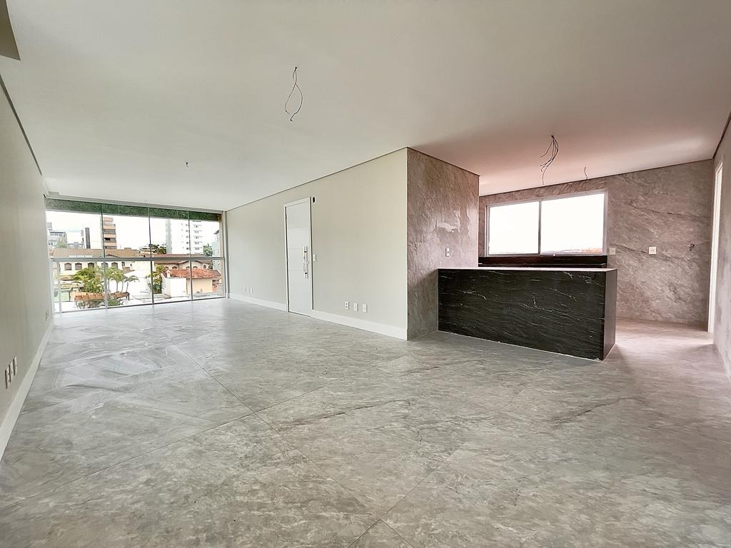 Apartamento à venda com 4 quartos, 139m² - Foto 1