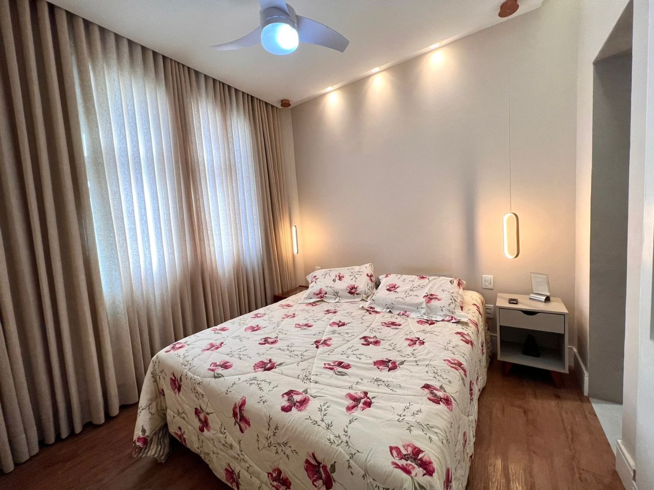 Apartamento à venda com 3 quartos, 93m² - Foto 2