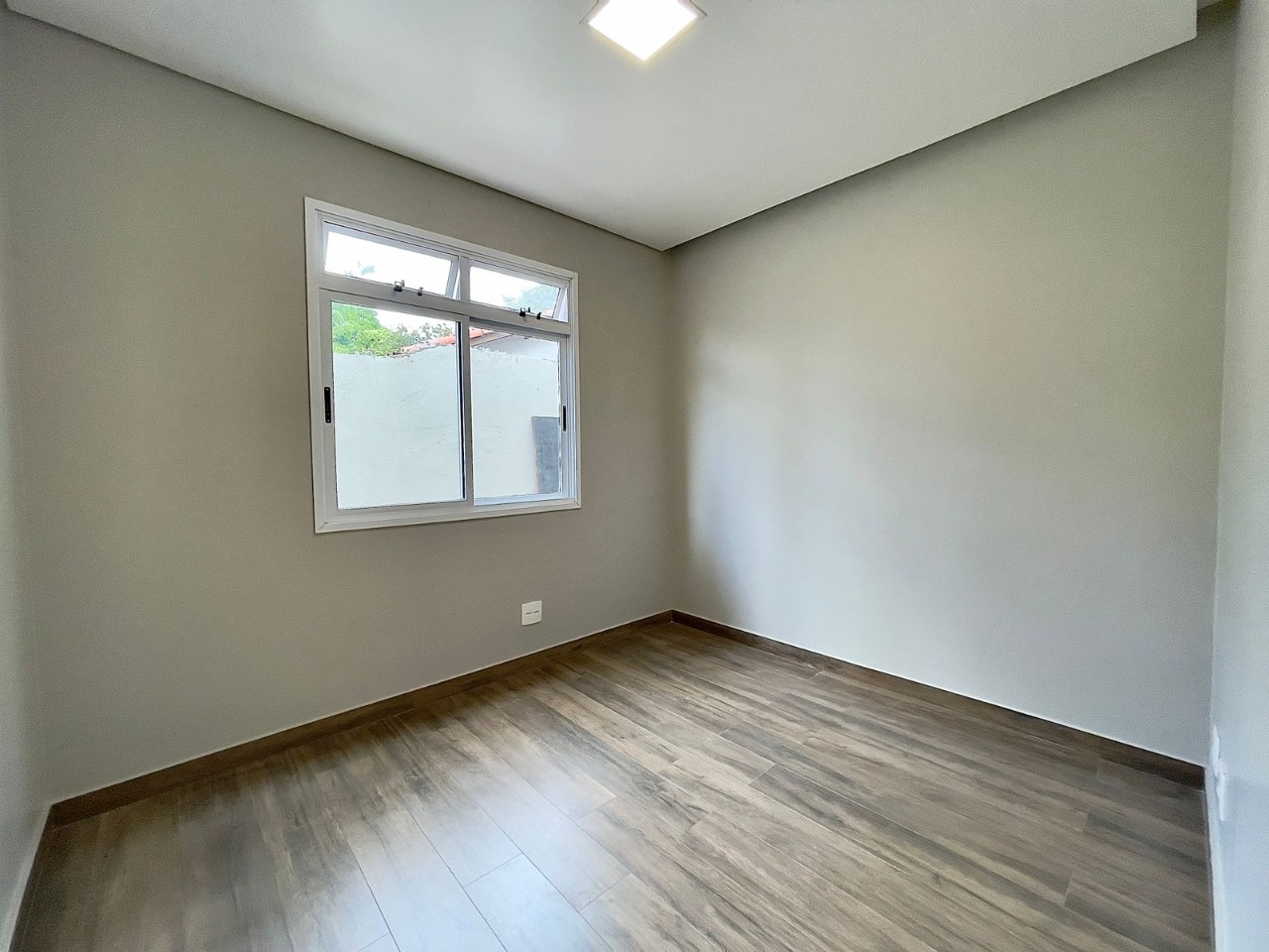 Casa à venda com 3 quartos, 105m² - Foto 11