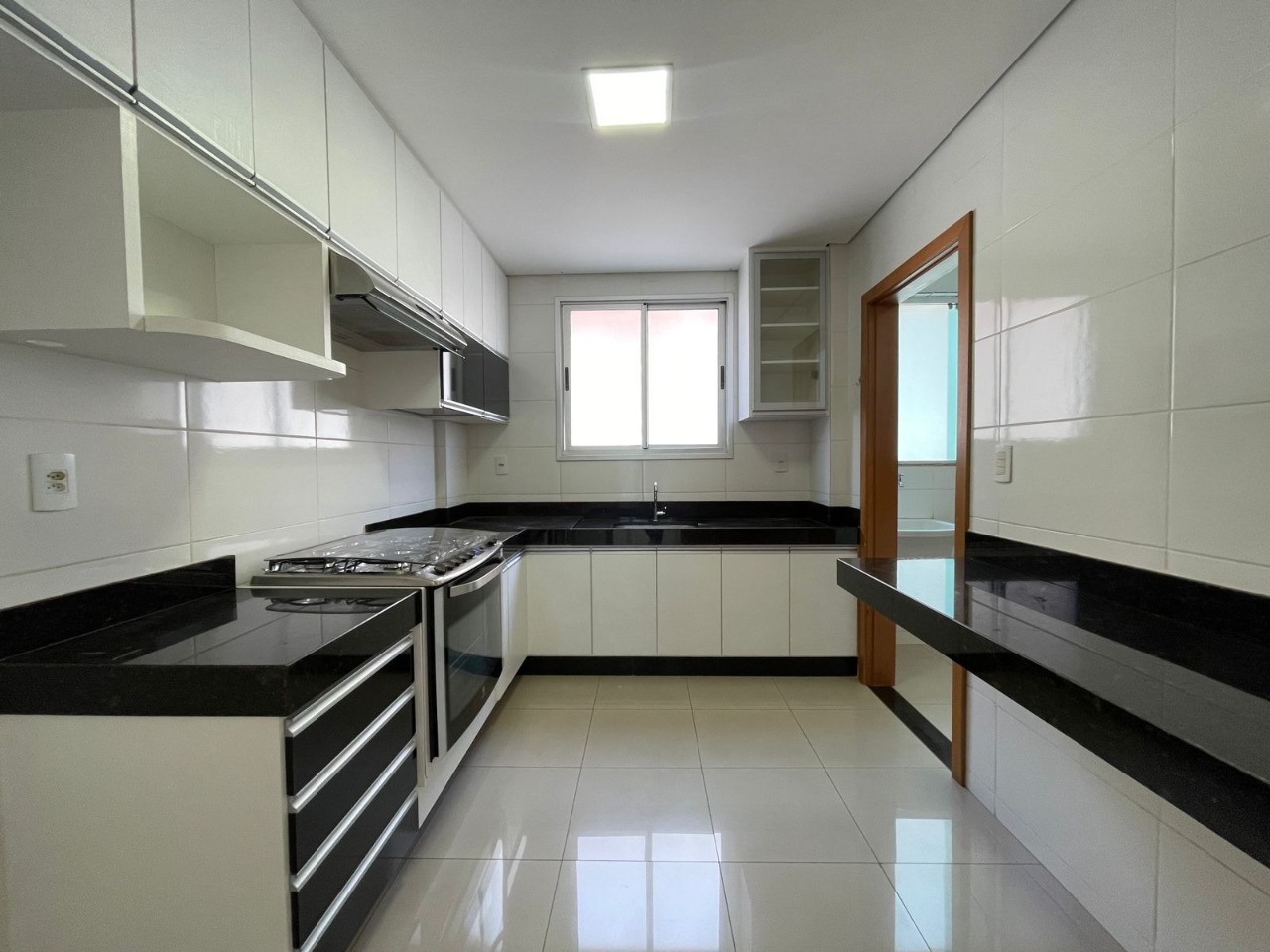 Apartamento à venda com 3 quartos, 95m² - Foto 8