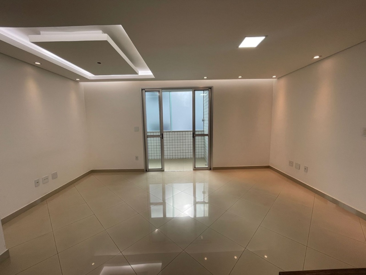 Apartamento à venda com 3 quartos, 95m² - Foto 13