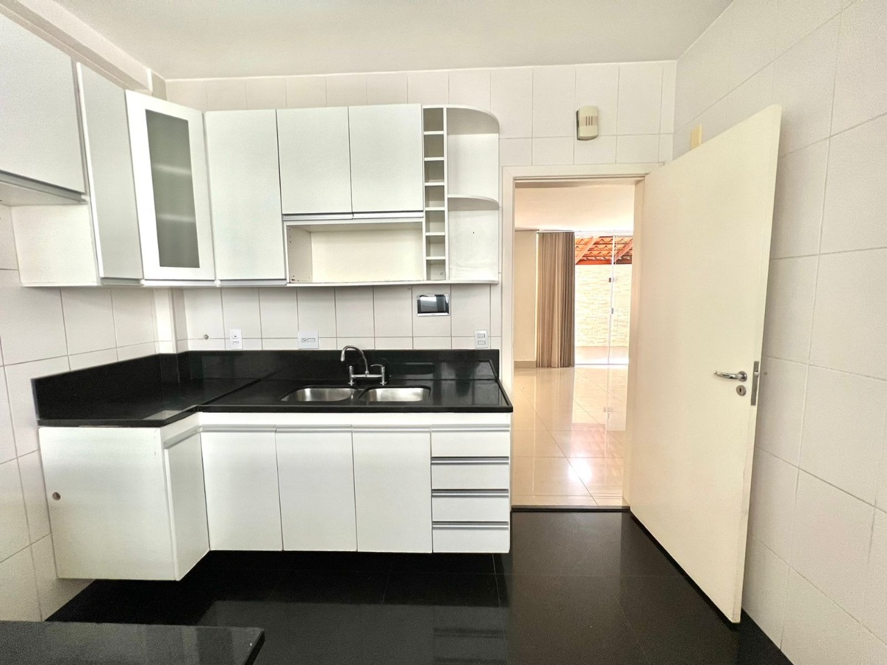 Apartamento à venda com 3 quartos, 135m² - Foto 12