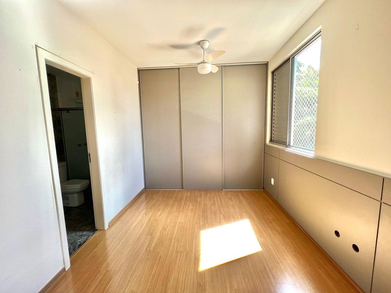 Apartamento à venda com 3 quartos, 135m² - Foto 23