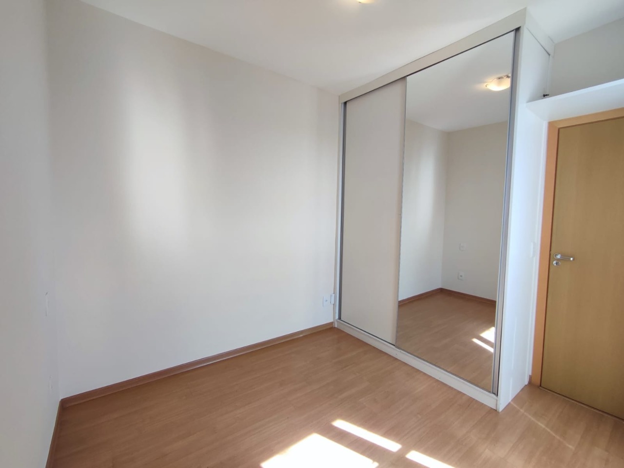 Apartamento à venda com 3 quartos, 77m² - Foto 25