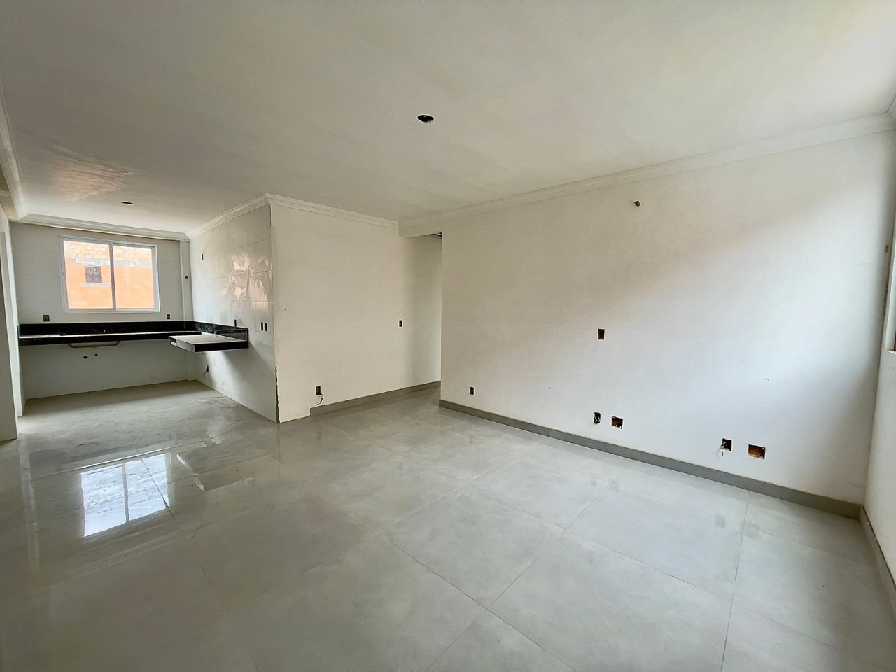 Apartamento à venda com 3 quartos, 83m² - Foto 2