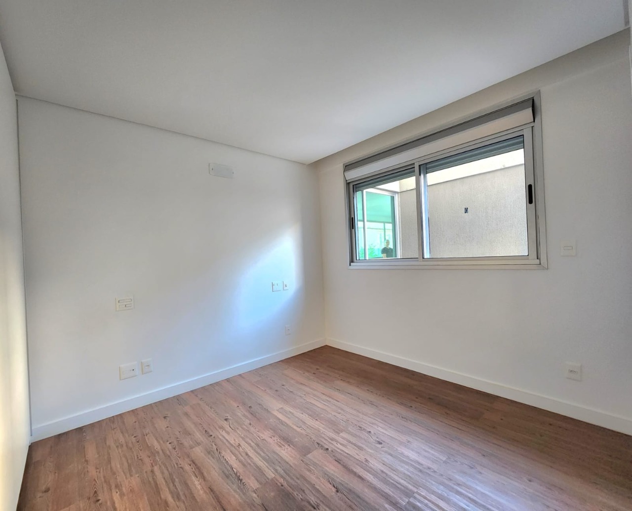 Apartamento à venda com 4 quartos, 197m² - Foto 8