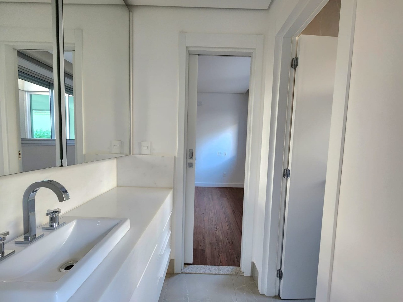 Apartamento à venda com 4 quartos, 197m² - Foto 11