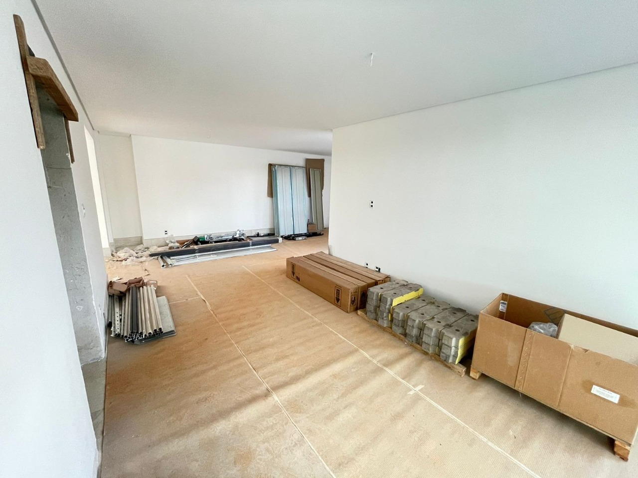 Apartamento à venda com 4 quartos, 555m² - Foto 2