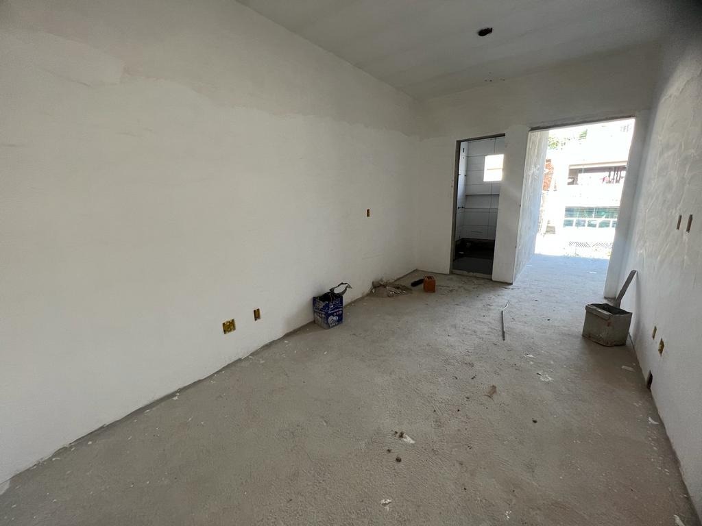 Casa à venda com 2 quartos, 81m² - Foto 9