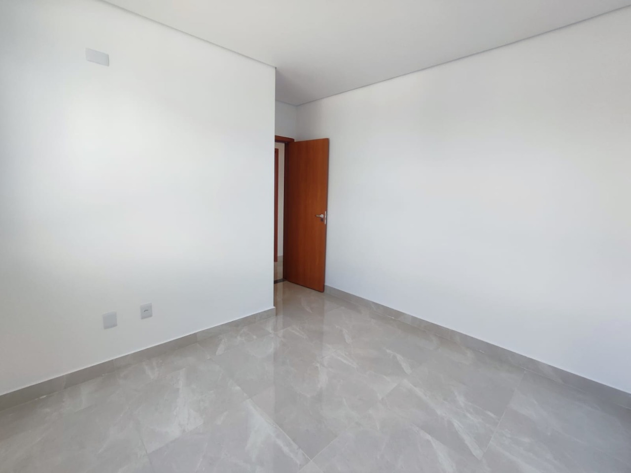 Apartamento à venda com 3 quartos, 100m² - Foto 3