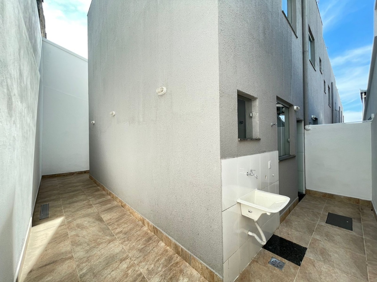 Casa à venda com 2 quartos, 85m² - Foto 11