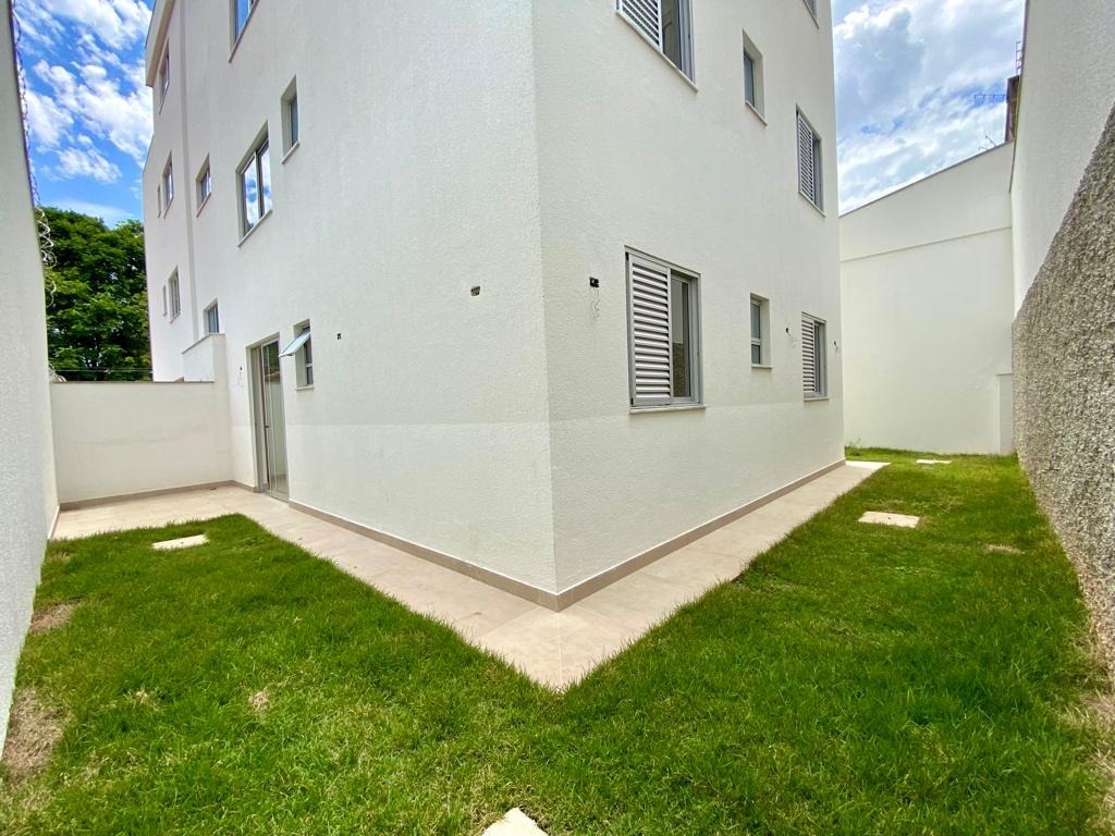 Apartamento à venda com 3 quartos, 110m² - Foto 2