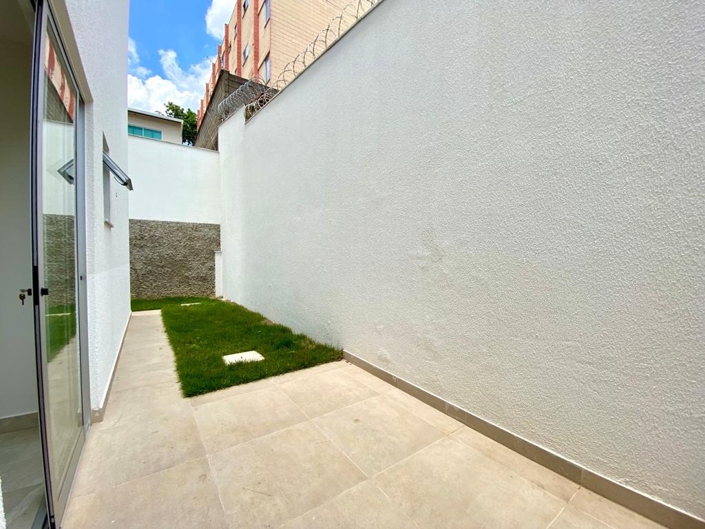 Apartamento à venda com 3 quartos, 110m² - Foto 3