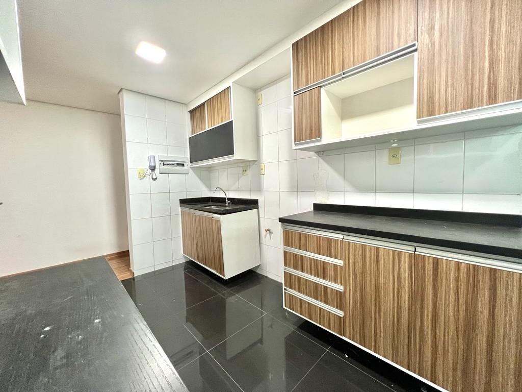 Apartamento à venda com 2 quartos, 95m² - Foto 2