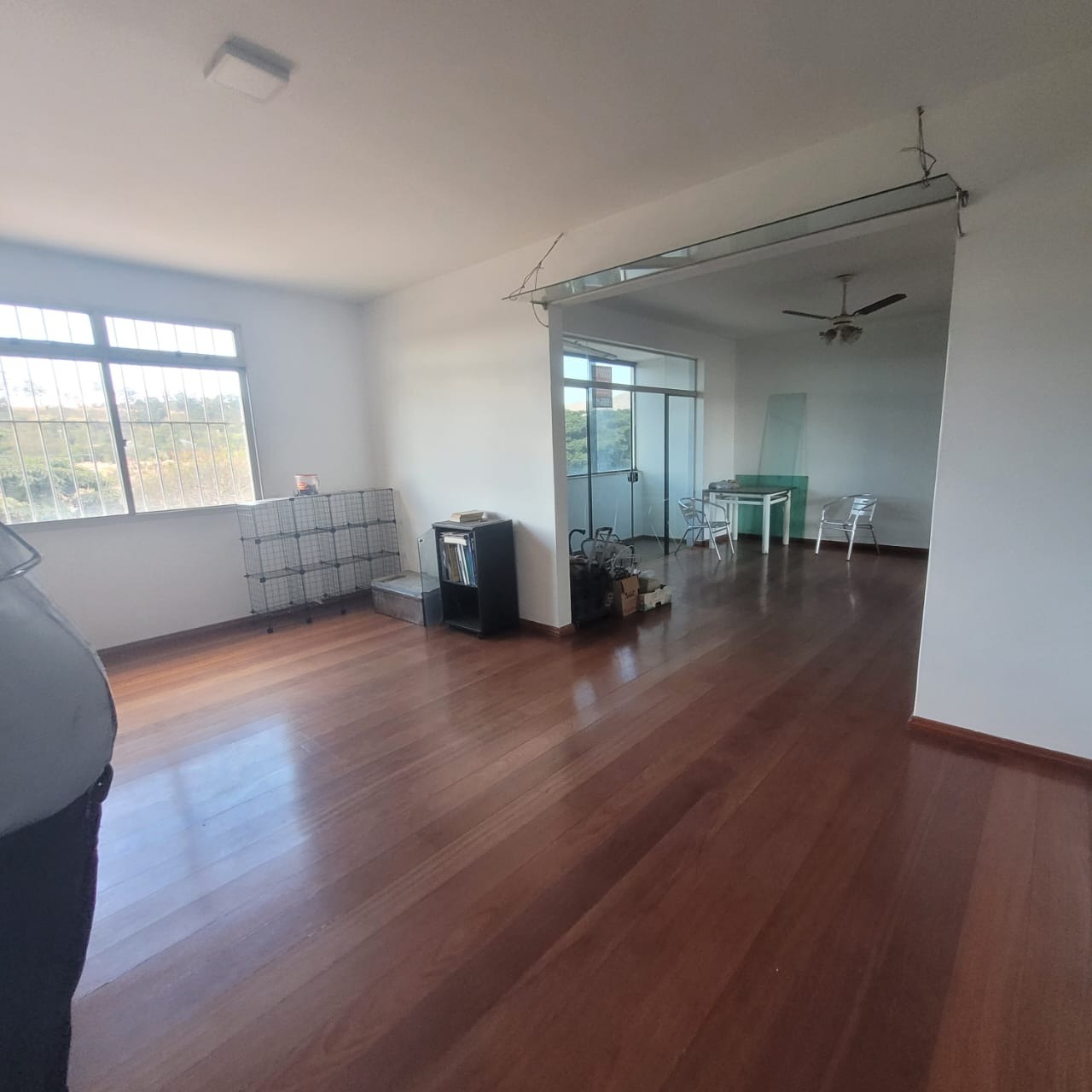 Apartamento à venda com 4 quartos, 220m² - Foto 2