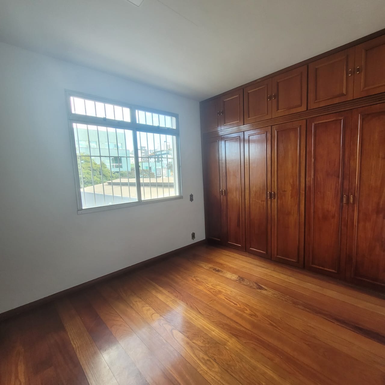 Apartamento à venda com 4 quartos, 220m² - Foto 7