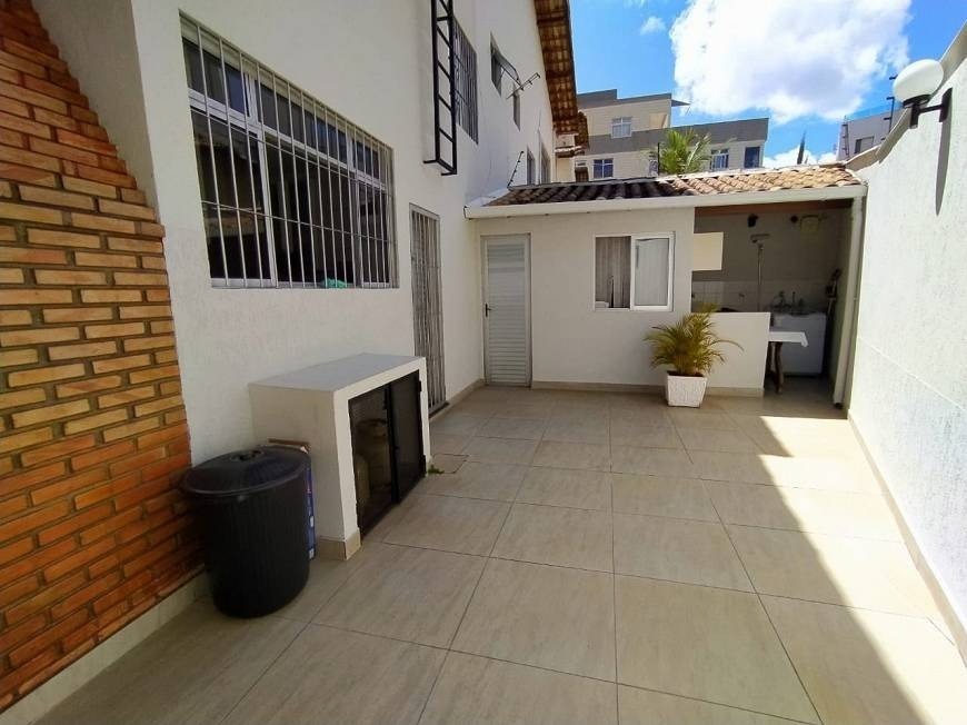 Casa à venda com 3 quartos, 344m² - Foto 4