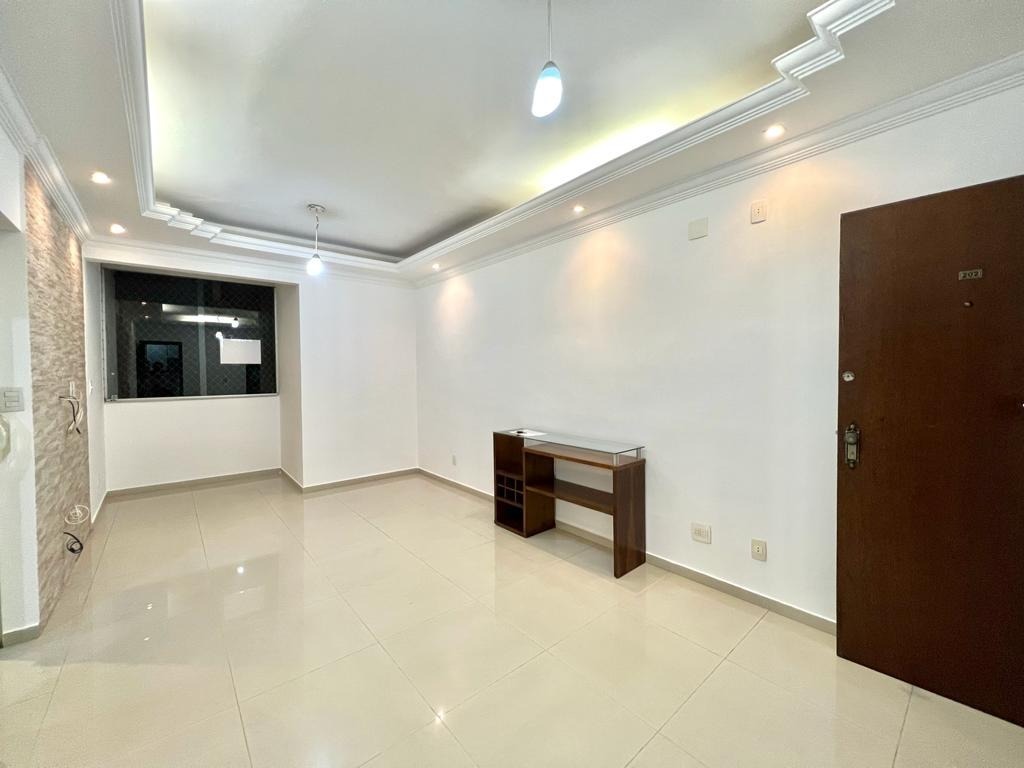 Apartamento à venda com 2 quartos, 72m² - Foto 3