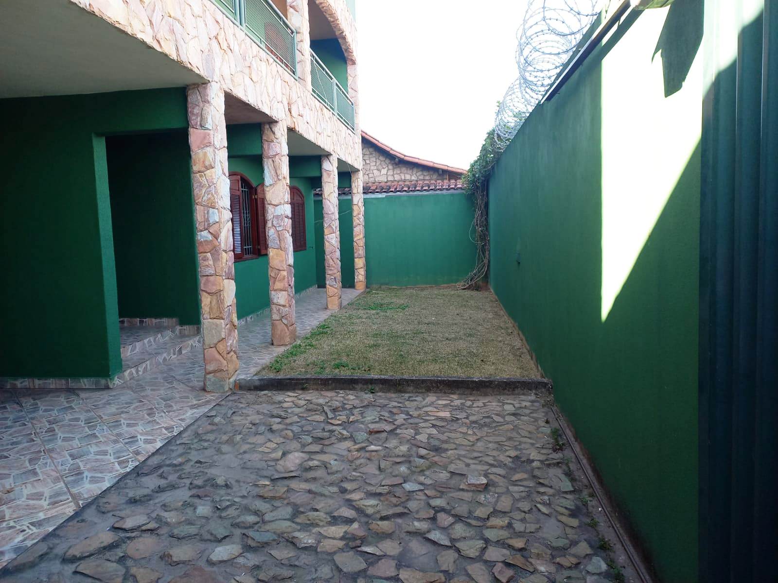 Casa à venda com 4 quartos, 476m² - Foto 3