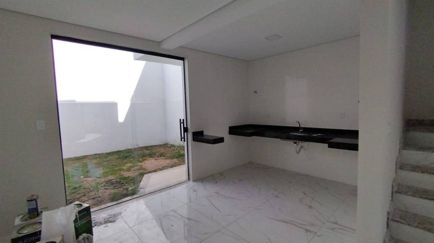 Casa à venda com 3 quartos, 102m² - Foto 5