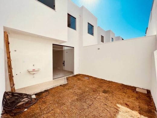 Casa à venda com 3 quartos, 102m² - Foto 24