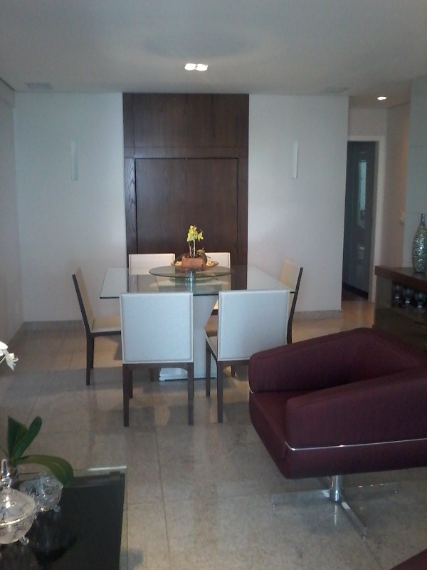 Apartamento à venda com 4 quartos, 143m² - Foto 2