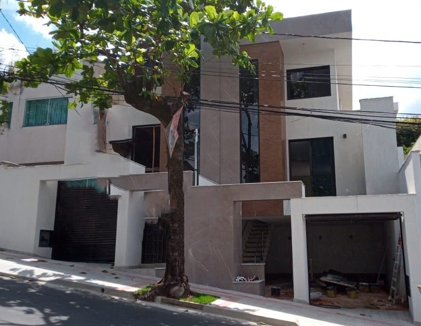 Casa à venda com 3 quartos, 187m² - Foto 2